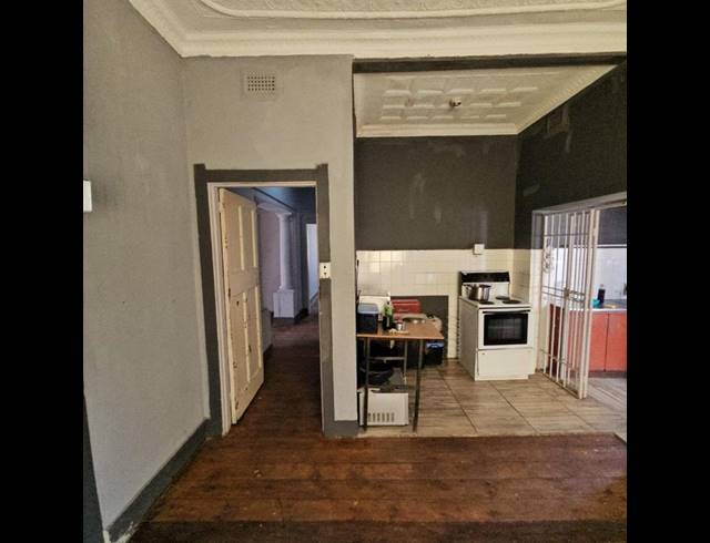 2 BEDROOM HOUSE FOR SALE IN KENILWORTH